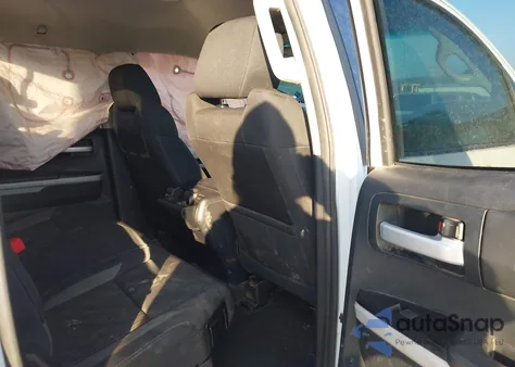 2017 Toyota Tundra Sr5 5.7L V8 z USA, uszkodzony, nr VIN 5TFUW5F16HX603096